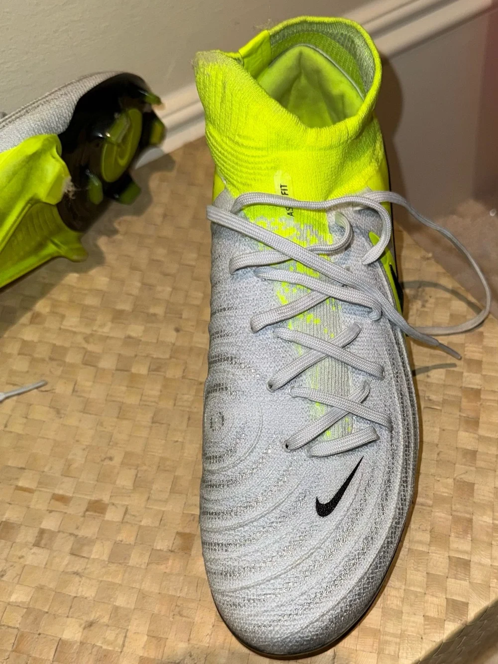 Nike PRO Phantom Luna 2 Pro FG Mad Voltage Soccer Cleats Men’s 8 FJ2575-003